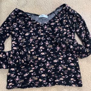 Hollister long sleeve top - size small